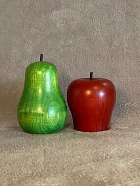 Vintage MCM Apple and Pear Salt and Pepper Shaker. Wooden Red and Green